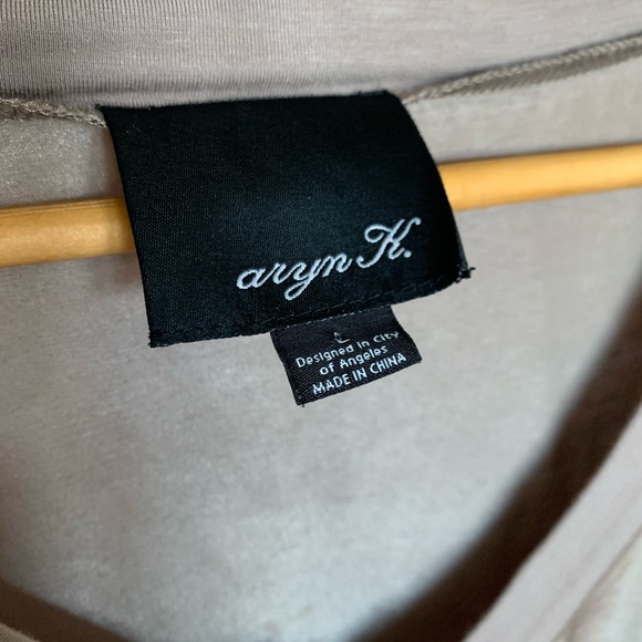 Aryn K dolman silky L top v neck loose flowy - Picture 4 of 7